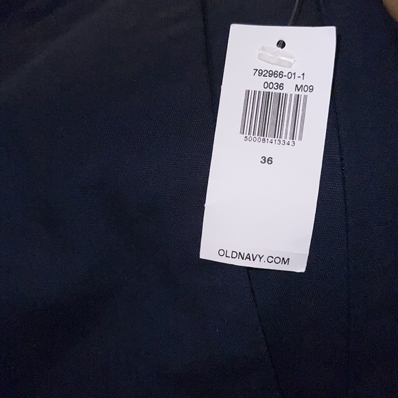 Slim Ultimate Tech Chino Shorts for Men -- 9-inch inseam - Picture 4 of 5